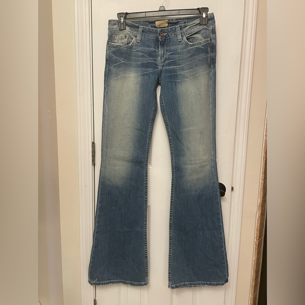 BKE women’s low rise boot cut jeans, size 28